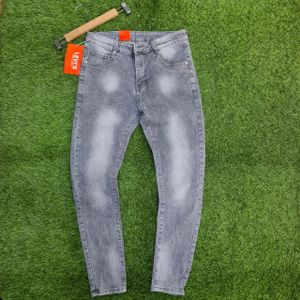 MEN SLIM FIT JEANS TROUSER  Men’s jeans straight pants business thin section mid-waist trousers boy’s loose trousers casual men’s pants men’s classic slim jeans Simple and versatile size 30,31,32,33..