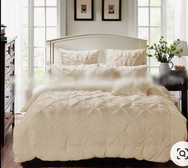 [🔥 CLASSY NEW ARRIVALS🤩🤩✨ !!! ] 3 Pcs Size 5X7 Brand New Very High Quality Stylish and Luxurious Home Compressed Cotton duvets with 2 pillow cases .Designed With Durability and Functionality