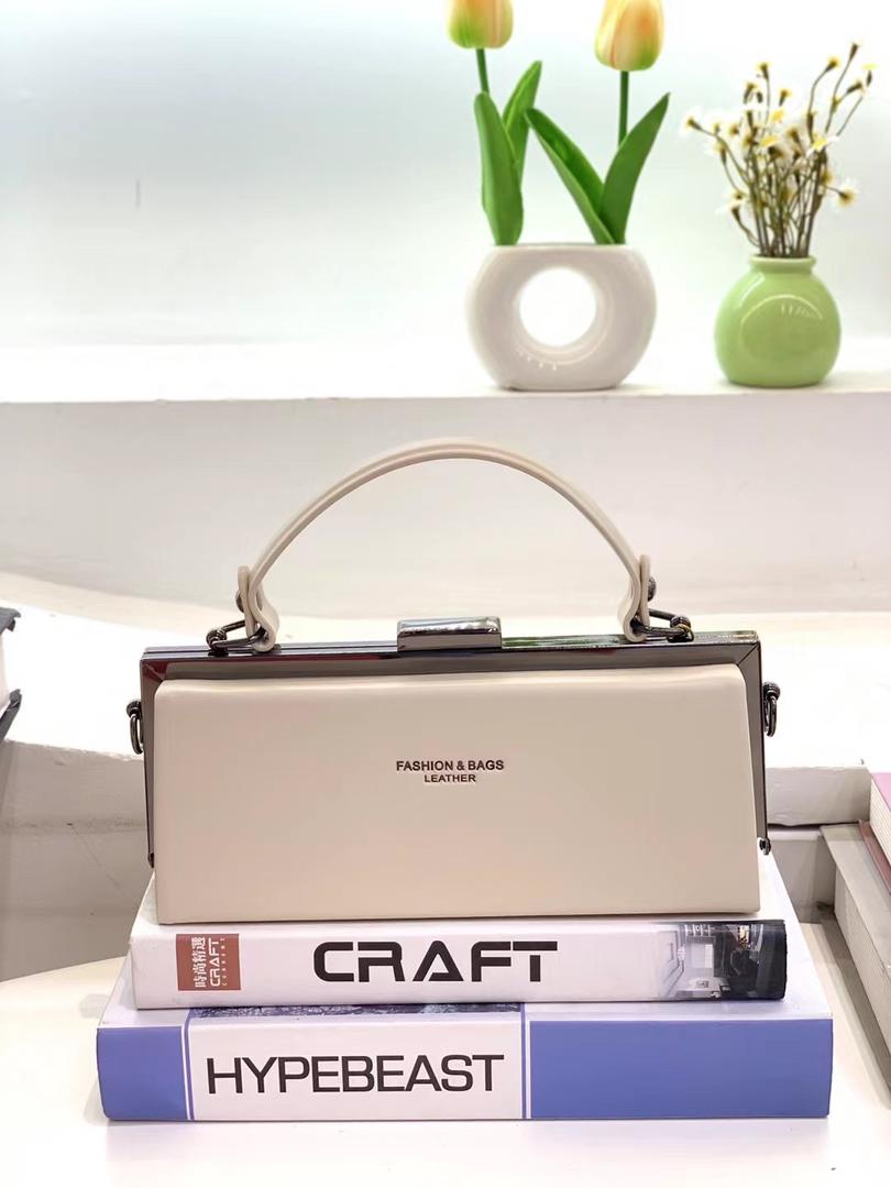 [ 🔥💰 BEST OFFER 💰🤩🤩✨JUST FOR YOU !!! ] 1 Pc  Brand New Ladies Handbag That provides the perfect way to carry your necessities while adding a touch of refinement to your overall look✔👌