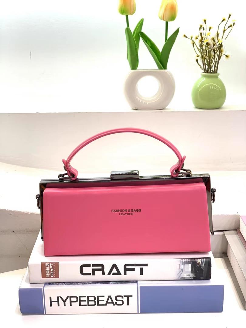 [ 🔥💰 BEST OFFER 💰🤩🤩✨JUST FOR YOU !!! ] 1 Pc  Brand New Ladies Handbag That provides the perfect way to carry your necessities while adding a touch of refinement to your overall look✔👌