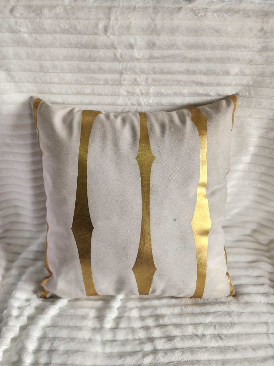 🌟 Designer Pillow Case 45×45cm ✨ Stylish & cozy 💯 Soft cotton blend fabric 🌿 Perfect for sofa, bed & lounge ⚡ Durable, easy-care & adds instant charm 🌟 Elevates home decor & comfort 🏡