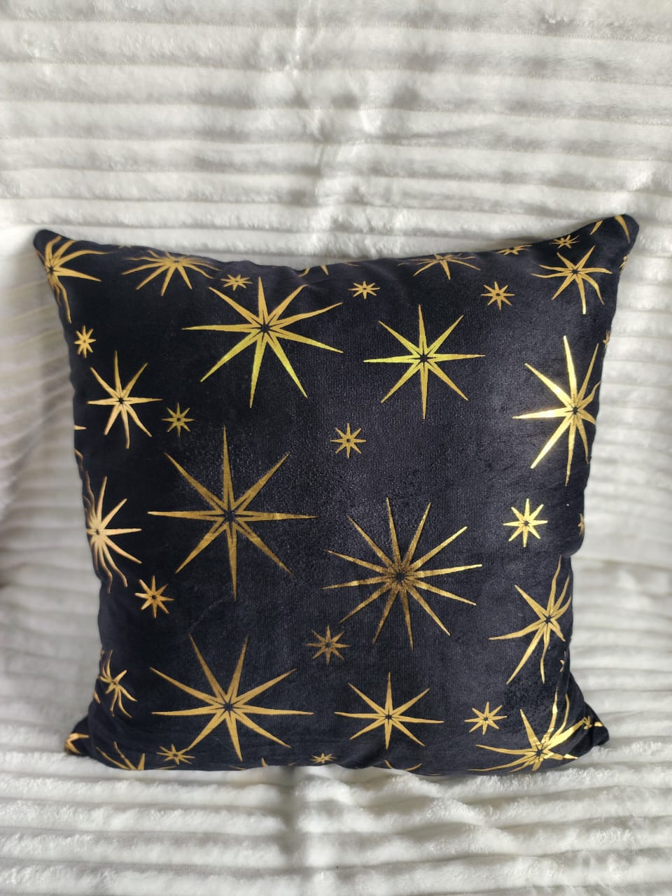 🌟 Designer Pillow Case 45×45cm ✨ Stylish & cozy 💯 Soft cotton blend fabric 🌿 Perfect for sofa, bed & lounge ⚡ Durable, easy-care & adds instant charm 🌟 Elevates home decor & comfort 🏡