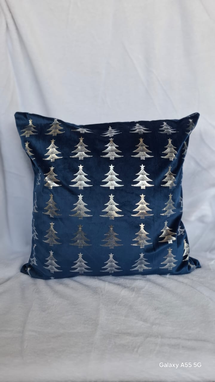 🌟 Designer Pillow Case 45×45cm ✨ Stylish & cozy 💯 Soft cotton blend fabric 🌿 Perfect for sofa, bed & lounge ⚡ Durable, easy-care & adds instant charm 🌟 Elevates home decor & comfort 🏡