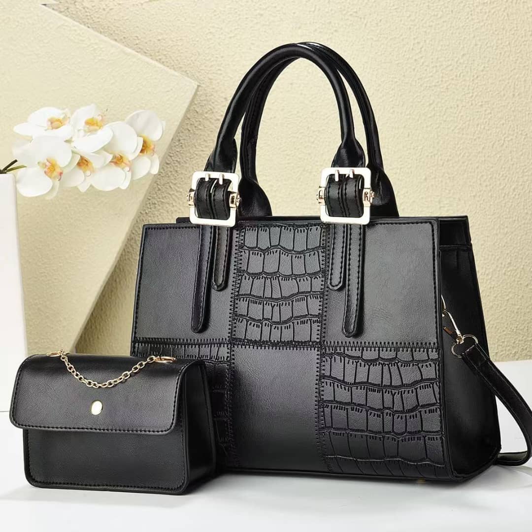 [ ❤EMBRACE THE LATEST TREND 🤩🤩✨ !!! ] 2 IN 1Brand New High Quality Stylish and Luxurious Comfortable Ladies Handbag ..Designed With Durability and Functionality ✔👌