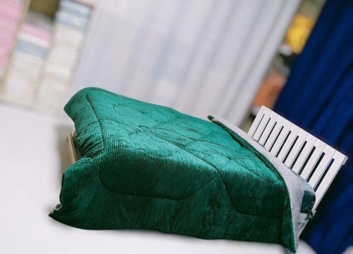 🌟 Premium Offer 🌟 4pcs Velvet Duvet Set 6x7ft 🛏️ Soft Warm Luxury Bedding | 1 Duvet 1 Bedsheet 2 Pillowcases Elegant Bedroom Comfort