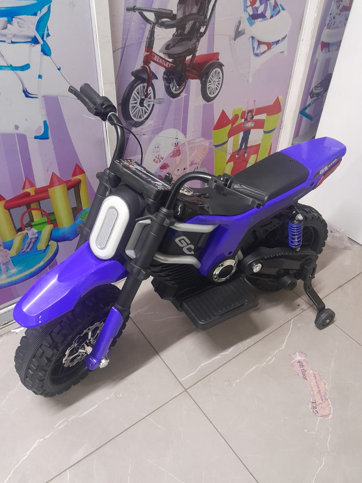 [OFFER !!!! OFFER !!! ] 1 pc classy elegant stylish high quality kids electric motorbike with Melodies mad lights 60Kg (3-10yrs)