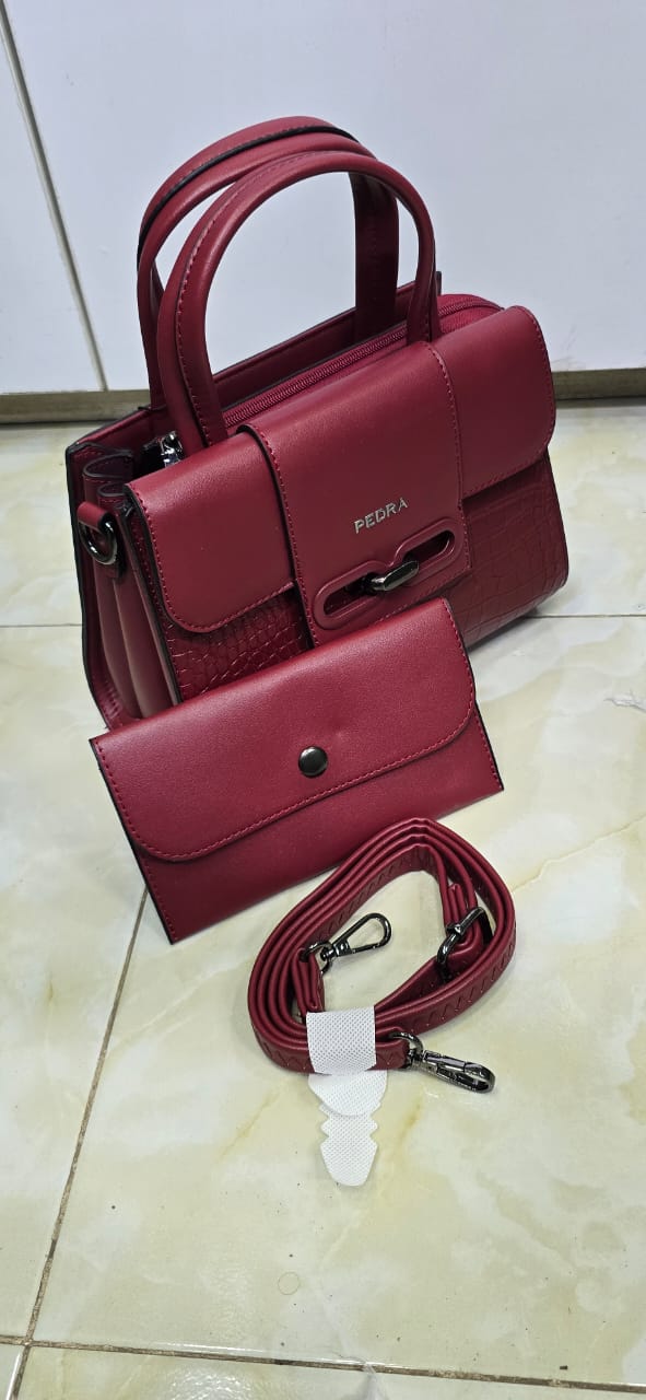 [ SHOP SMART AND SAVE BIG AT  A 🟡 REGULAR OFFER 🟡🤩🤩✨ !!! 2 IN 1 Brand New High Quality Stylish and Luxurious Comfortable Ladies Handbag ..Designed With Durability and Functionality ✔👌