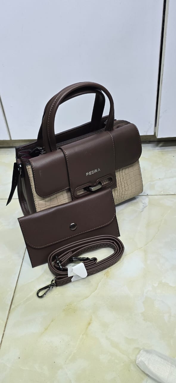 [ SHOP SMART AND SAVE BIG AT  A 🟡 REGULAR OFFER 🟡🤩🤩✨ !!! 2 IN 1 Brand New High Quality Stylish and Luxurious Comfortable Ladies Handbag ..Designed With Durability and Functionality ✔👌