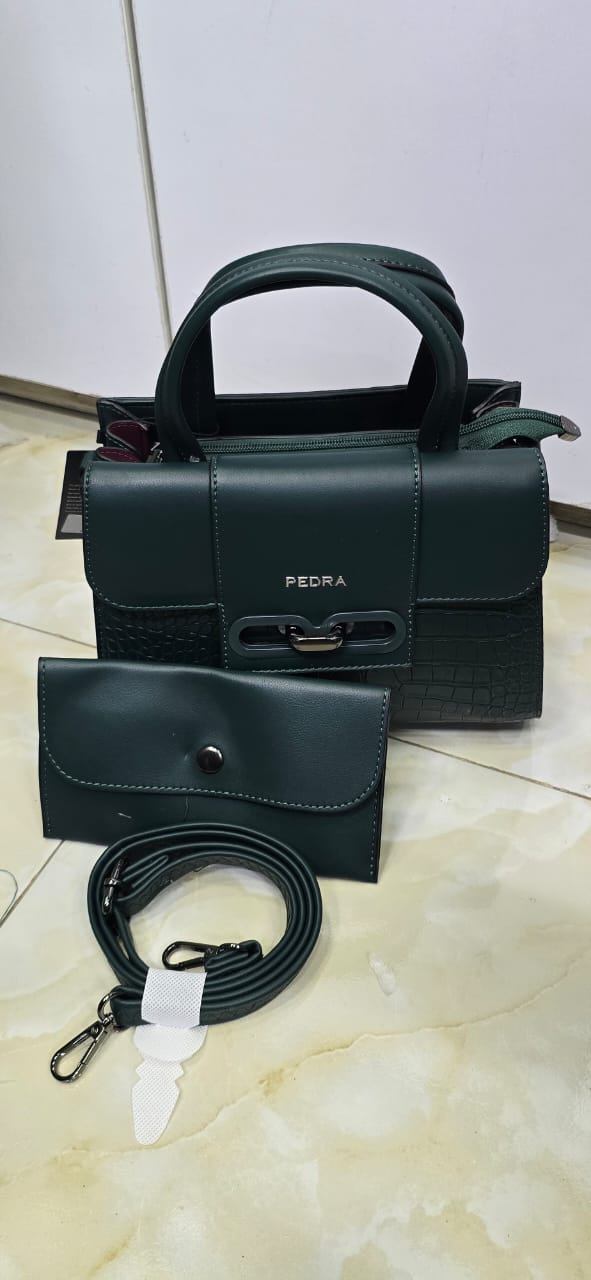 [ SHOP SMART AND SAVE BIG AT  A 🟡 REGULAR OFFER 🟡🤩🤩✨ !!! 2 IN 1 Brand New High Quality Stylish and Luxurious Comfortable Ladies Handbag ..Designed With Durability and Functionality ✔👌