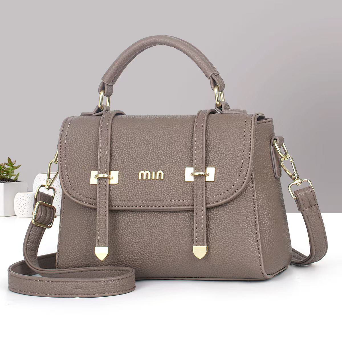 [🔥SPECIAL LIMITED OFFER🔥 🥑🌽ONLY AT KILIMALL !!! ] 1Pc Brand New High Quality Stylish and Luxurious Comfortable Ladies Handbag ..Designed With Durability and Functionality ✔👌