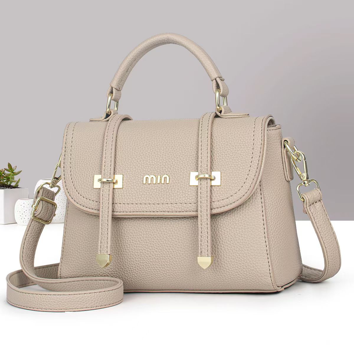 [🔥SPECIAL LIMITED OFFER🔥 🥑🌽ONLY AT KILIMALL !!! ] 1Pc Brand New High Quality Stylish and Luxurious Comfortable Ladies Handbag ..Designed With Durability and Functionality ✔👌