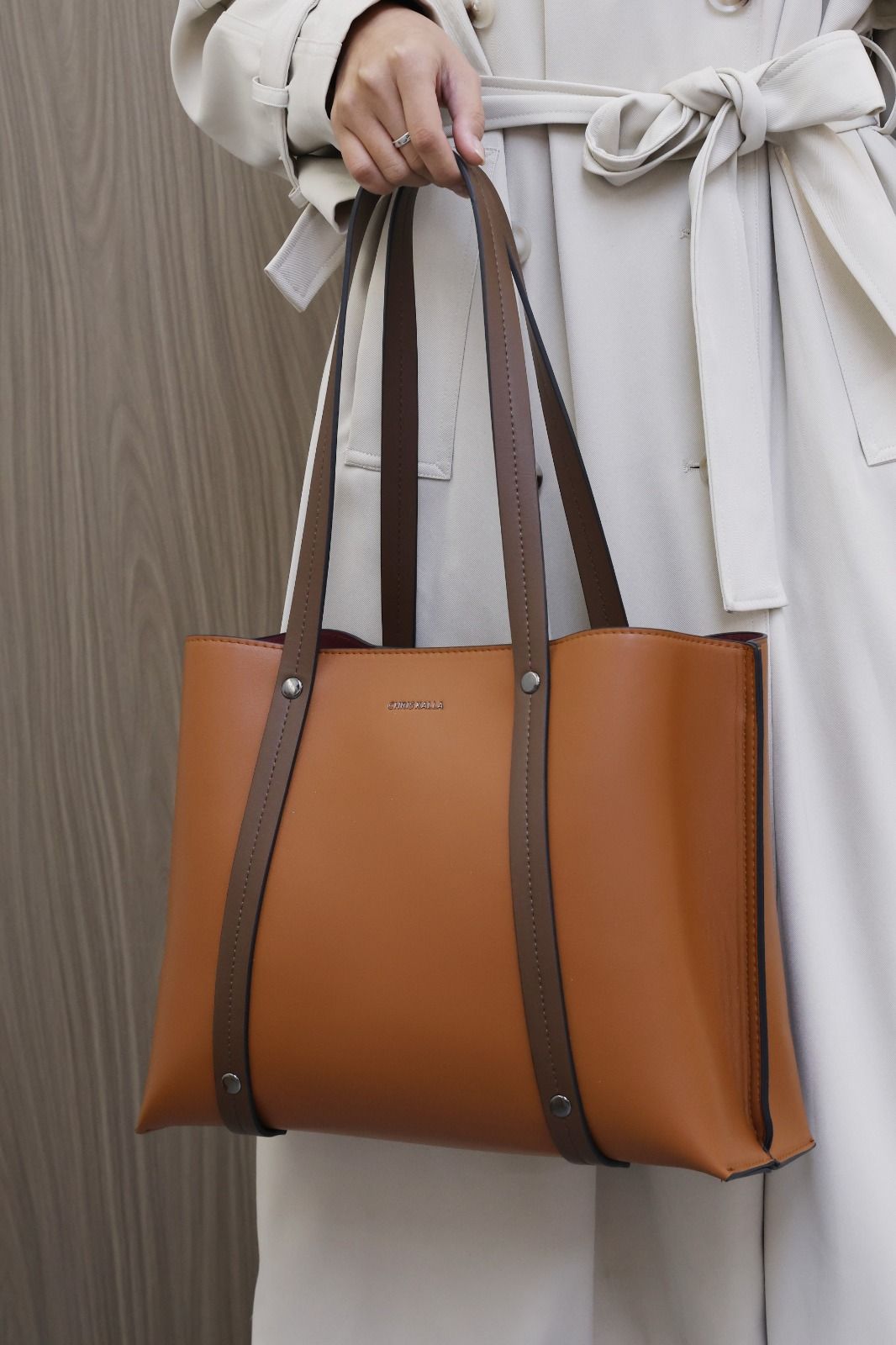 [ ⏰ TIME LIMITED OFFER ⏰ + ADDED OFFERS 🤩🤩✨ !!! ] 2 IN 1 Brand New High Quality Stylish and Luxurious Comfortable Ladies Handbag ..Designed With Durability and Functionality ✔👌