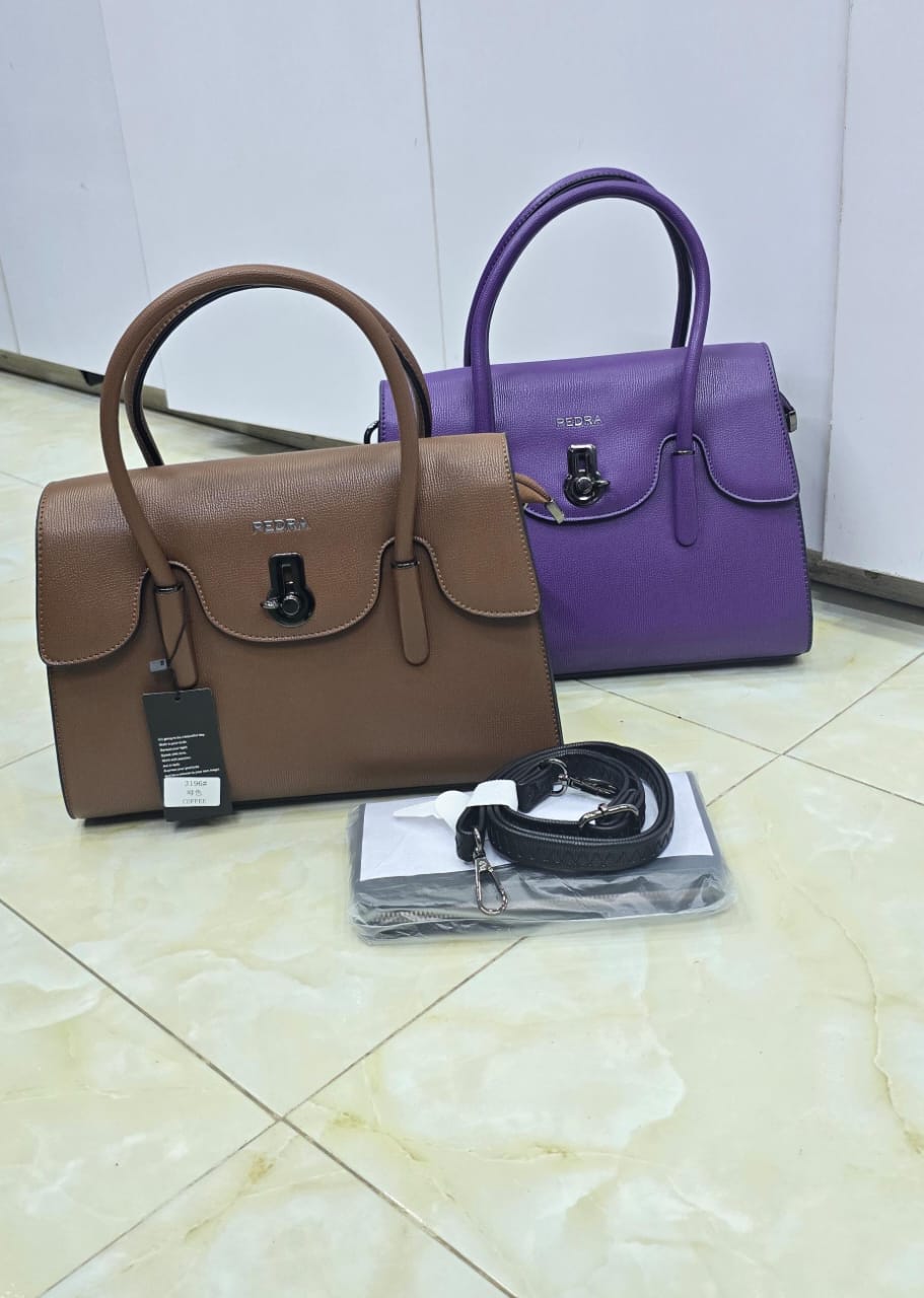 [ ❤🔥 BEST DEAL OFFER 🔥  🤩🤩✨ !!! ] 1Pc Brand New High Quality Stylish and Luxurious Comfortable Ladies Handbag ..Designed With Durability and Functionality ✔👌