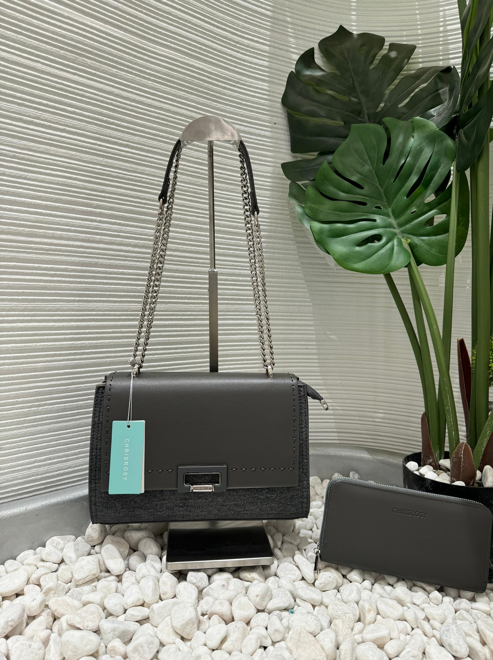 [ ❤⭐ SPECIAL DEAL OFFER ⭐ 🤩🤩✨ !!! ] 2 IN 1 Brand New High Quality Stylish and Luxurious Comfortable Ladies Handbag ..Designed With Durability and Functionality ✔👌