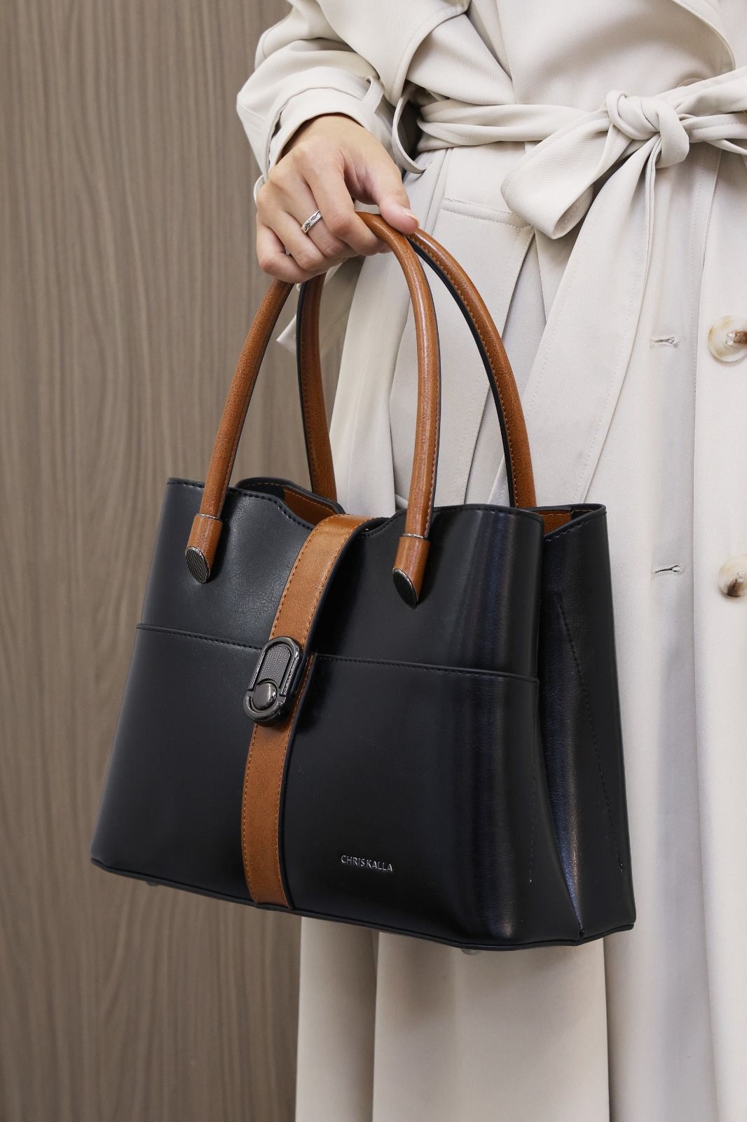[ ❤🛒 BULK OFFER 🛒  🤩🤩✨ !!! ] 2 IN 1 Brand New High Quality Stylish and Luxurious Comfortable Ladies Handbag ..Designed With Durability and Functionality ✔👌