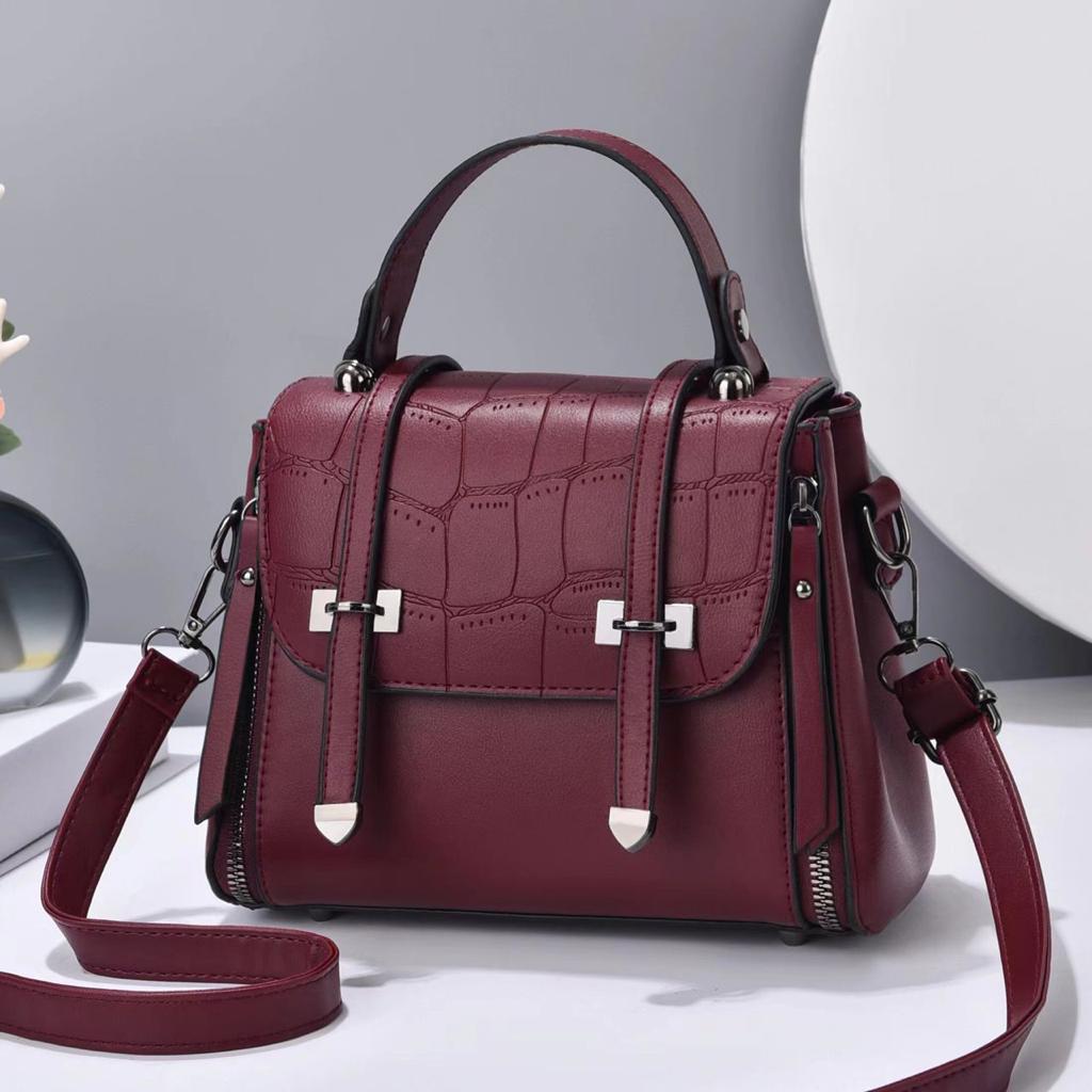 [ ❤⭐ SEASONAL OFFER ⭐ 🤩🤩✨ !!! ] 1Pc Brand New High Quality Stylish and Luxurious Comfortable Ladies Handbag ..Designed With Durability and Functionality ✔👌