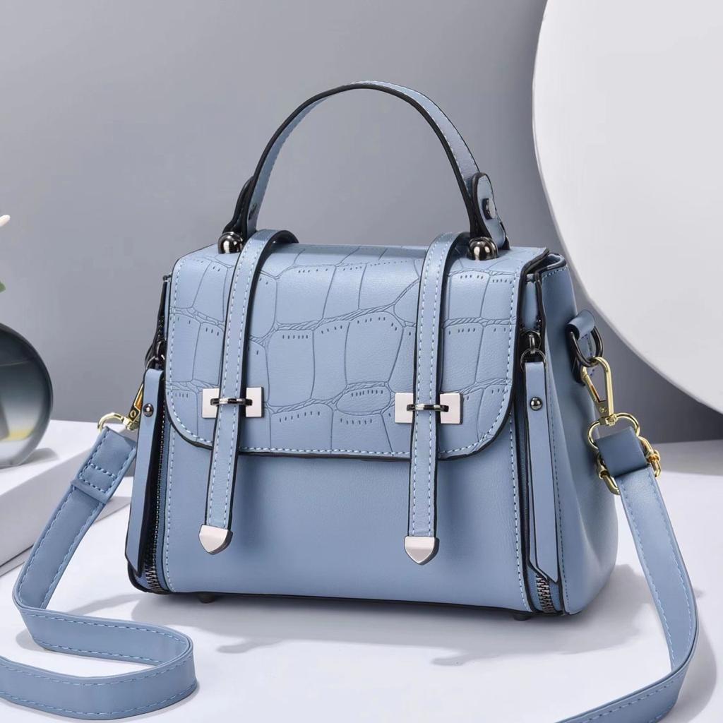 [ ❤⭐ SEASONAL OFFER ⭐ 🤩🤩✨ !!! ] 1Pc Brand New High Quality Stylish and Luxurious Comfortable Ladies Handbag ..Designed With Durability and Functionality ✔👌