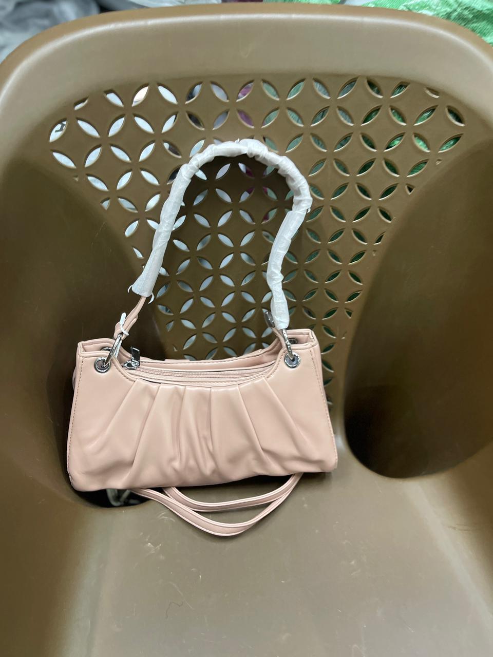 [🔥💎 EXCLUSIVE DEAL OFFER 💎🔥 🥑🌽ONLY AT KILIMALL !!! ] 1Pc Brand New High Quality Stylish and Luxurious Comfortable Ladies Handbag ..Designed With Durability and Functionality ✔👌