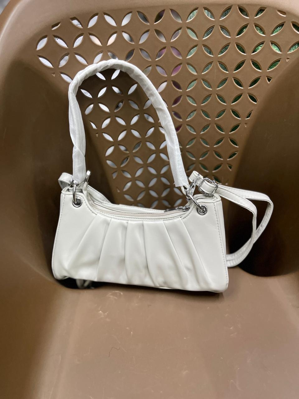 [🔥💎 EXCLUSIVE DEAL OFFER 💎🔥 🥑🌽ONLY AT KILIMALL !!! ] 1Pc Brand New High Quality Stylish and Luxurious Comfortable Ladies Handbag ..Designed With Durability and Functionality ✔👌