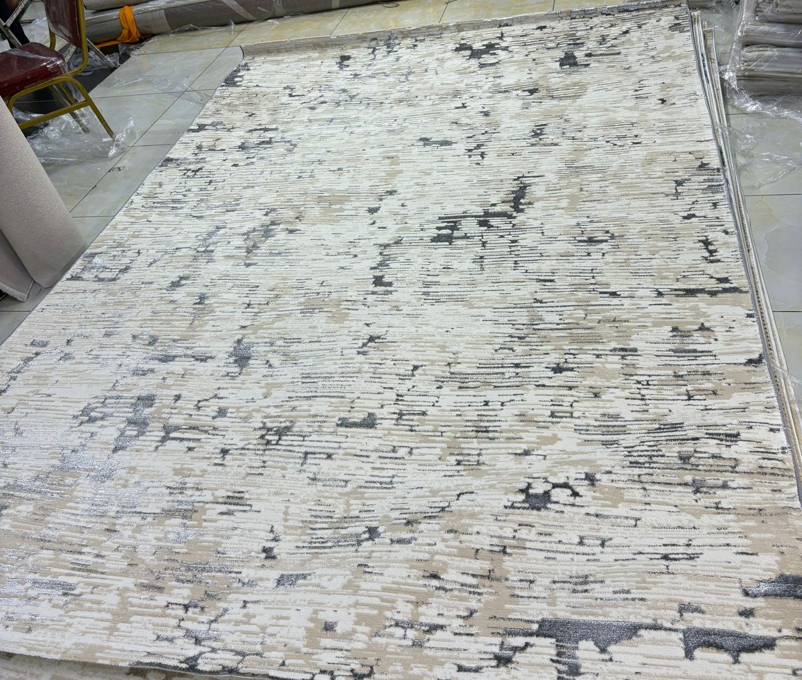 [ GRAB IT AT LOW PRICE+ ⏰ TIME LIMITED OFFER ⏰ 🤩🤩✨ !!! ] 1Pc Size 5X8 Classy Brand New High Quality Stylish and Luxurious Carpets .That Matches and Fits Perfectly With Your Home Decor ✨👌