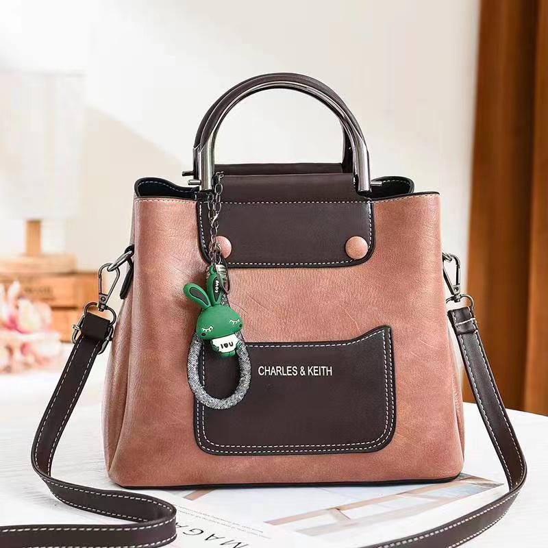 [ 🎯 BEST VALUE OFFER 🎯  🥇 🤩🤩✨ !!! 1Pc New Arrival High Quality Stylish and Luxurious Comfortable Ladies Handbag ...Designed With Durability and Functionality ✔👌