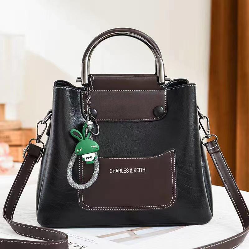[ 🎯 BEST VALUE OFFER 🎯  🥇 🤩🤩✨ !!! 1Pc New Arrival High Quality Stylish and Luxurious Comfortable Ladies Handbag ...Designed With Durability and Functionality ✔👌
