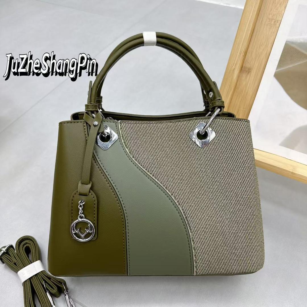 [ SHOP SMART AND SAVE BIG AT AN AMAZING OFFER PRICE 🤩🤩✨ !!! 1Pc  New Arrival High Quality Stylish and Luxurious Comfortable Ladies Handbag ..Designed With Durability and Functionality ✔👌