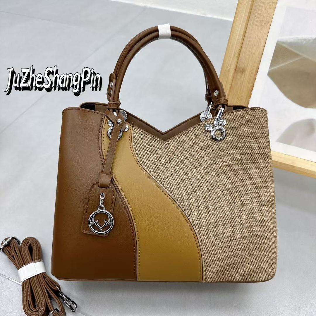 [ SHOP SMART AND SAVE BIG AT AN AMAZING OFFER PRICE 🤩🤩✨ !!! 1Pc  New Arrival High Quality Stylish and Luxurious Comfortable Ladies Handbag ..Designed With Durability and Functionality ✔👌