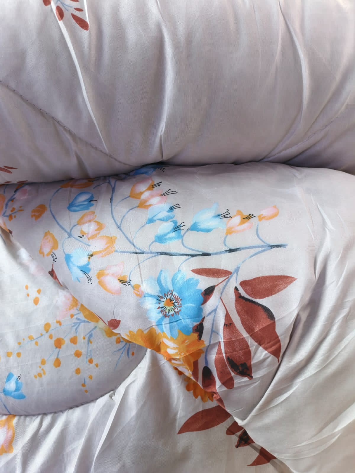 [🔥 KILIMALL SPECIAL OFFERS JUST FOR YOU 🤩🤩✨ !!! ] 4Pcs Size 6X6fts Classy Brand New Stylish and Luxurious 💫Unbinded duvet ,One sheet & Two pillowcases . Fits Perfectly With Your Home Decor ✨