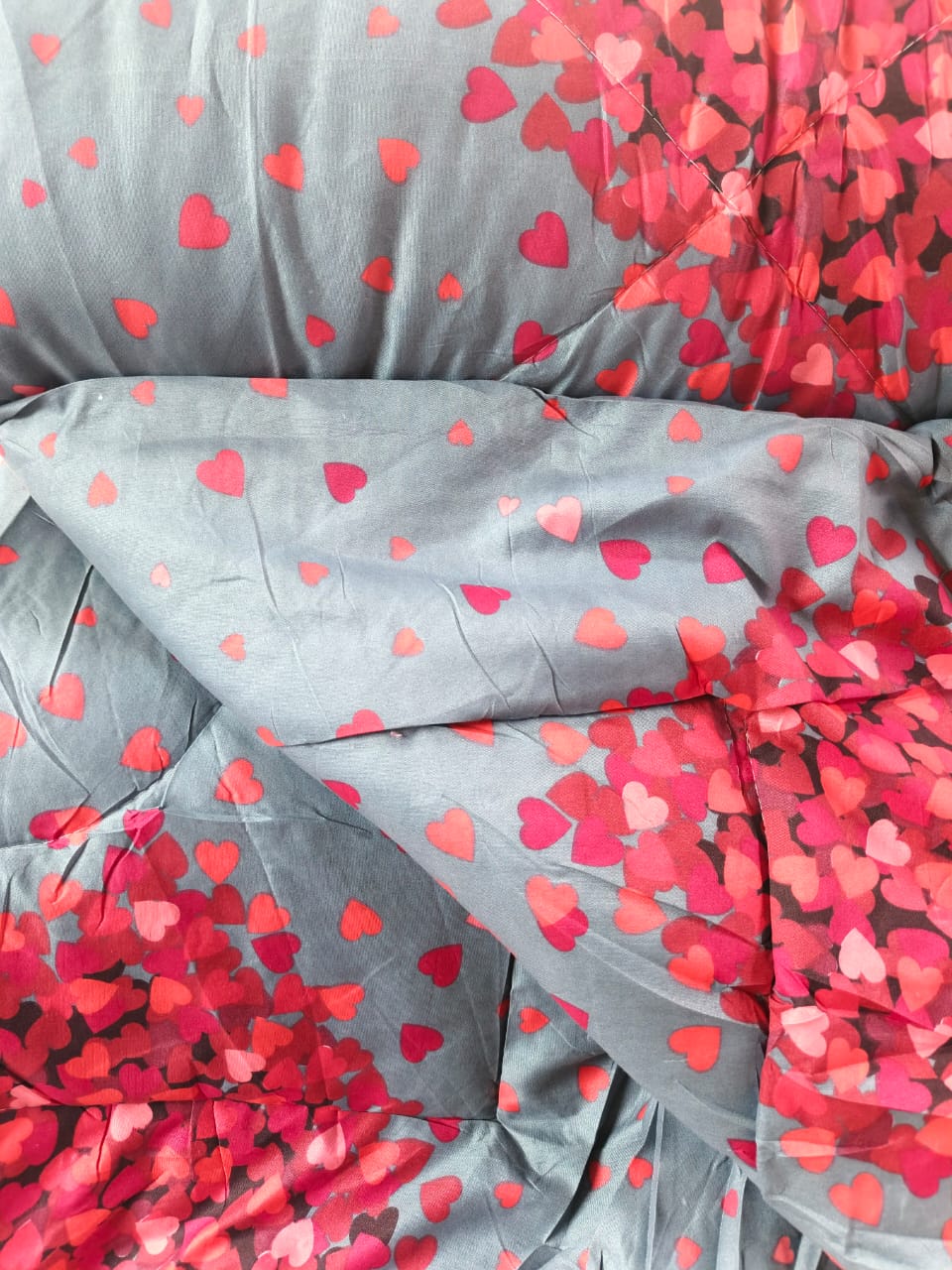 [🔥 KILIMALL SPECIAL OFFERS JUST FOR YOU 🤩🤩✨ !!! ] 4Pcs Size 6X6fts Classy Brand New Stylish and Luxurious 💫Unbinded duvet ,One sheet & Two pillowcases . Fits Perfectly With Your Home Decor ✨