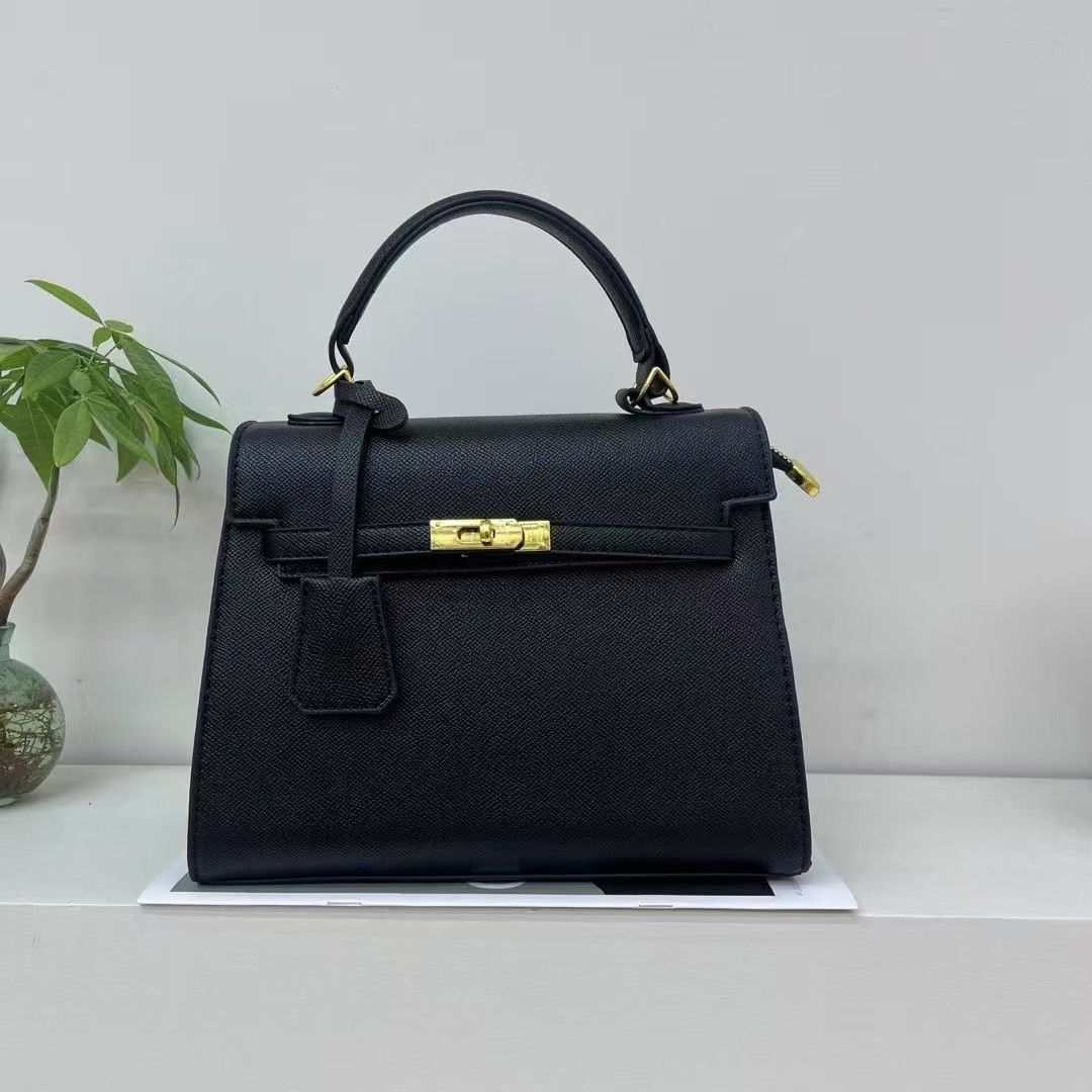 ⭐ MEGA OFFER ⭐ 1PC Women's Fashion Handbag Stylish Shoulder Bag PU Leather Elegant Durable Large Capacity Casual & Party Use Affordable Price