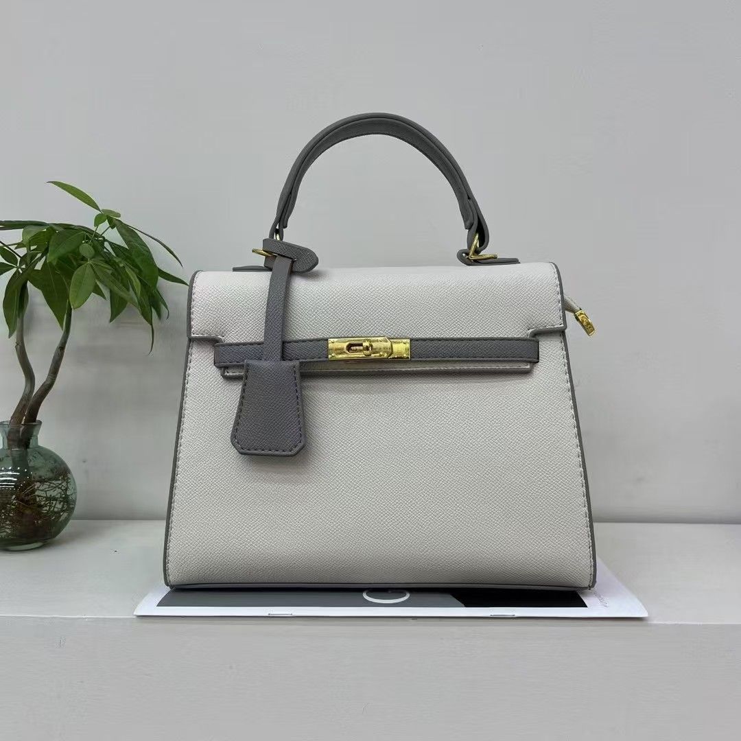 ⭐ MEGA OFFER ⭐ 1PC Women's Fashion Handbag Stylish Shoulder Bag PU Leather Elegant Durable Large Capacity Casual & Party Use Affordable Price