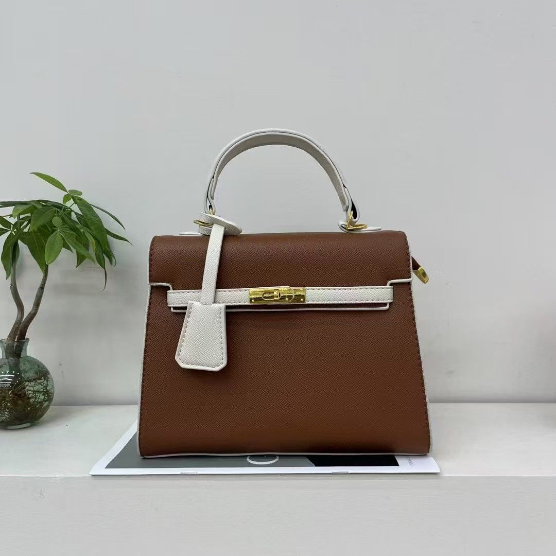 ⭐ MEGA OFFER ⭐ 1PC Women's Fashion Handbag Stylish Shoulder Bag PU Leather Elegant Durable Large Capacity Casual & Party Use Affordable Price