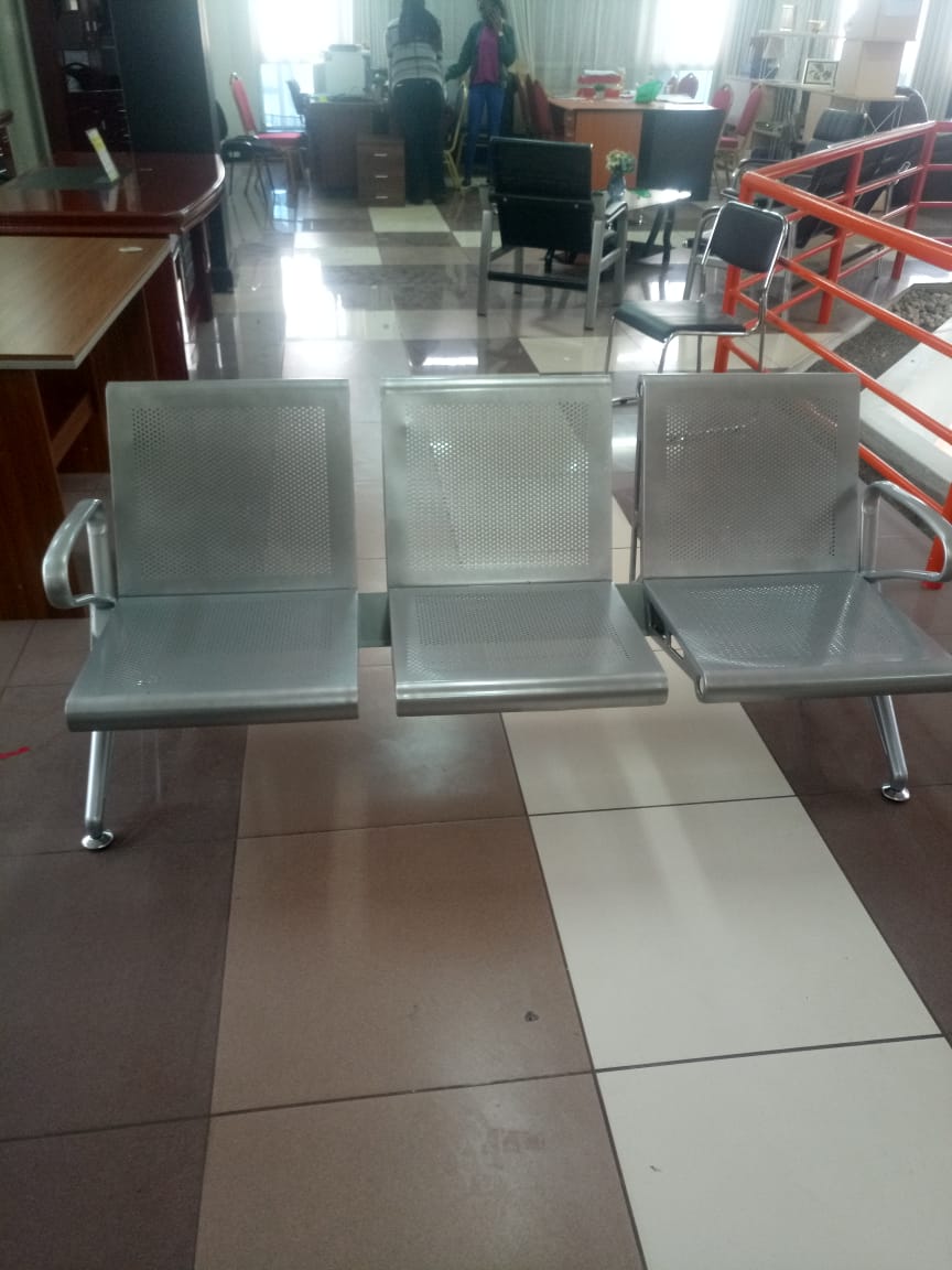 [ EXPERIENCE LUXURY FOR LESS 🤩🤩✨ !!! ] Brand New High Quality Stylish and Luxurious Generic 3 Link Visitors Office Bench  Desiring To Serve The Best Experience