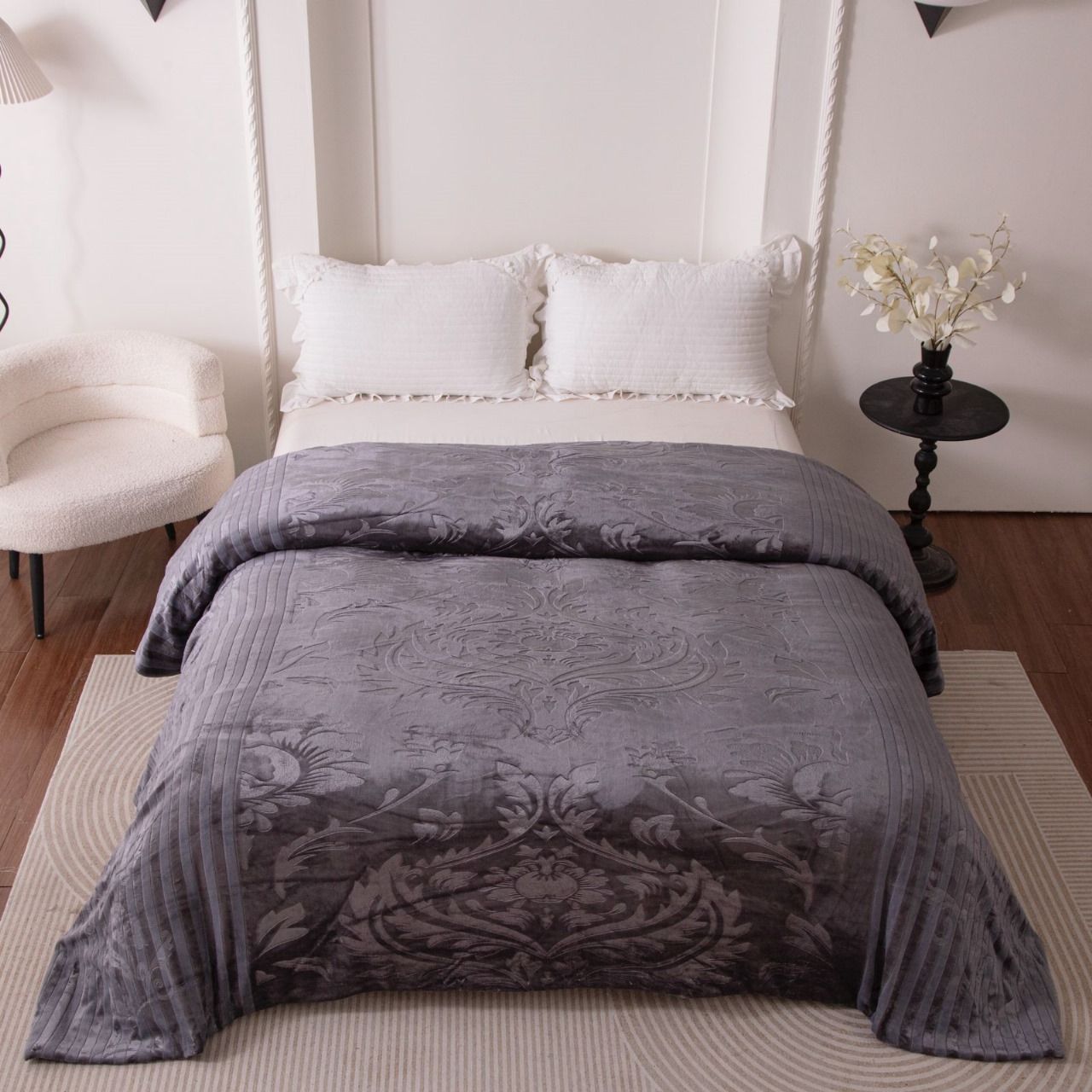 [🔥EXPERIENCE LUXURY FOR LESS 🔥 🥑🌽 !!! ] 4 Pc Size 6X7 Classy Brand New High Quality Stylish and Luxurious Indian Silk duvets with 2 Pcs Pillowcases and 1 Pc Bedsheet at Affordable Price ✨
