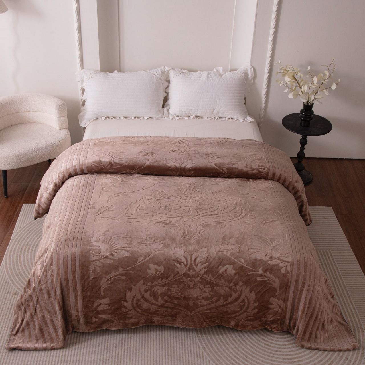 [🔥EXPERIENCE LUXURY FOR LESS 🔥 🥑🌽 !!! ] 4 Pc Size 6X7 Classy Brand New High Quality Stylish and Luxurious Indian Silk duvets with 2 Pcs Pillowcases and 1 Pc Bedsheet at Affordable Price ✨