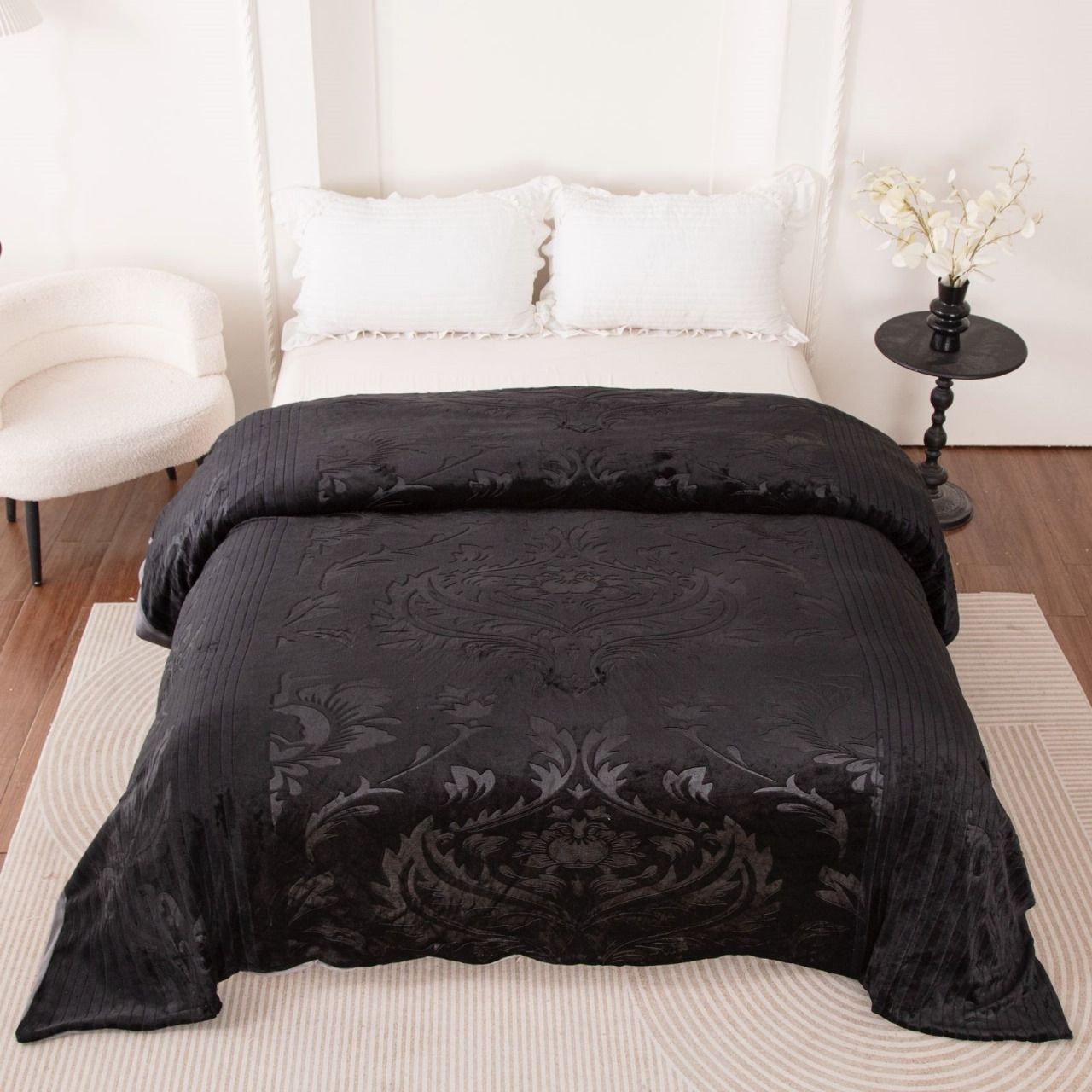 [🔥EXPERIENCE LUXURY FOR LESS 🔥 🥑🌽 !!! ] 4 Pc Size 6X7 Classy Brand New High Quality Stylish and Luxurious Indian Silk duvets with 2 Pcs Pillowcases and 1 Pc Bedsheet at Affordable Price ✨
