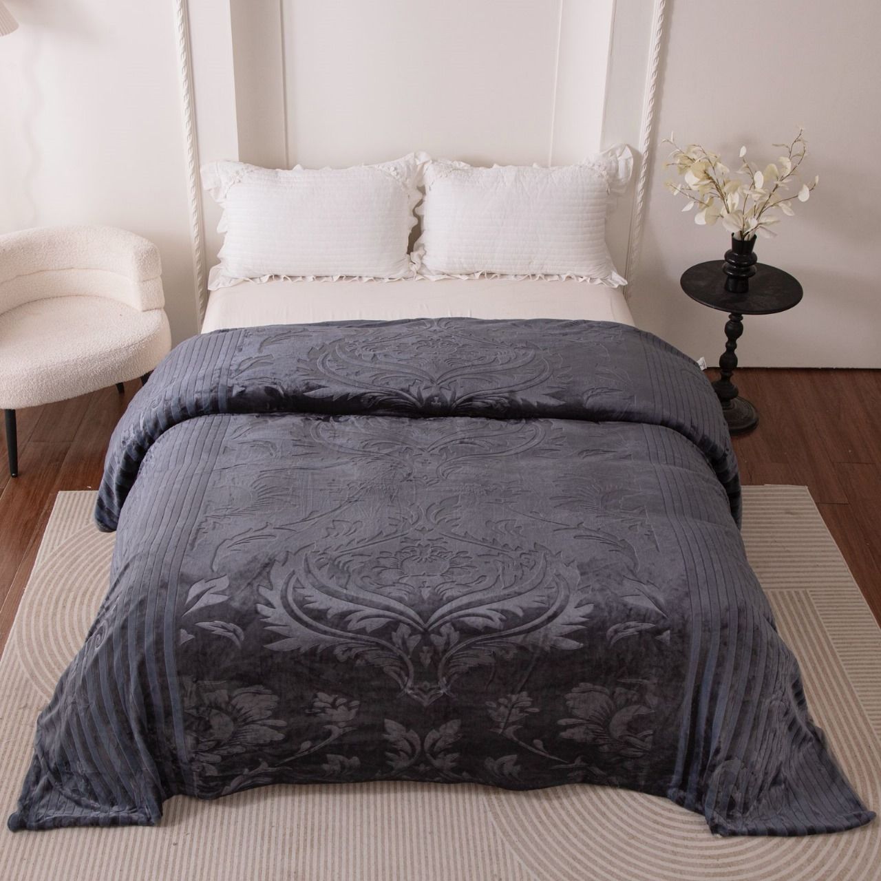 [🔥EXPERIENCE LUXURY FOR LESS 🔥 🥑🌽 !!! ] 4 Pc Size 6X7 Classy Brand New High Quality Stylish and Luxurious Indian Silk duvets with 2 Pcs Pillowcases and 1 Pc Bedsheet at Affordable Price ✨