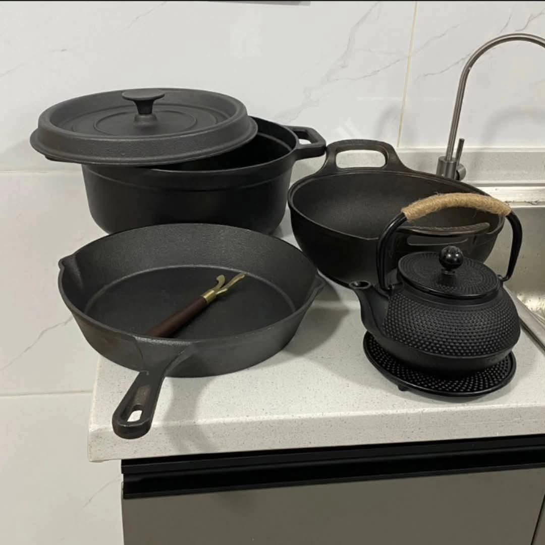 [📍LATEST OFFER📍🤑DONT MISS OUT 🤑!!!] 4Pcs Classy Very Quality Affordable Heavy duty cast iron cookware set