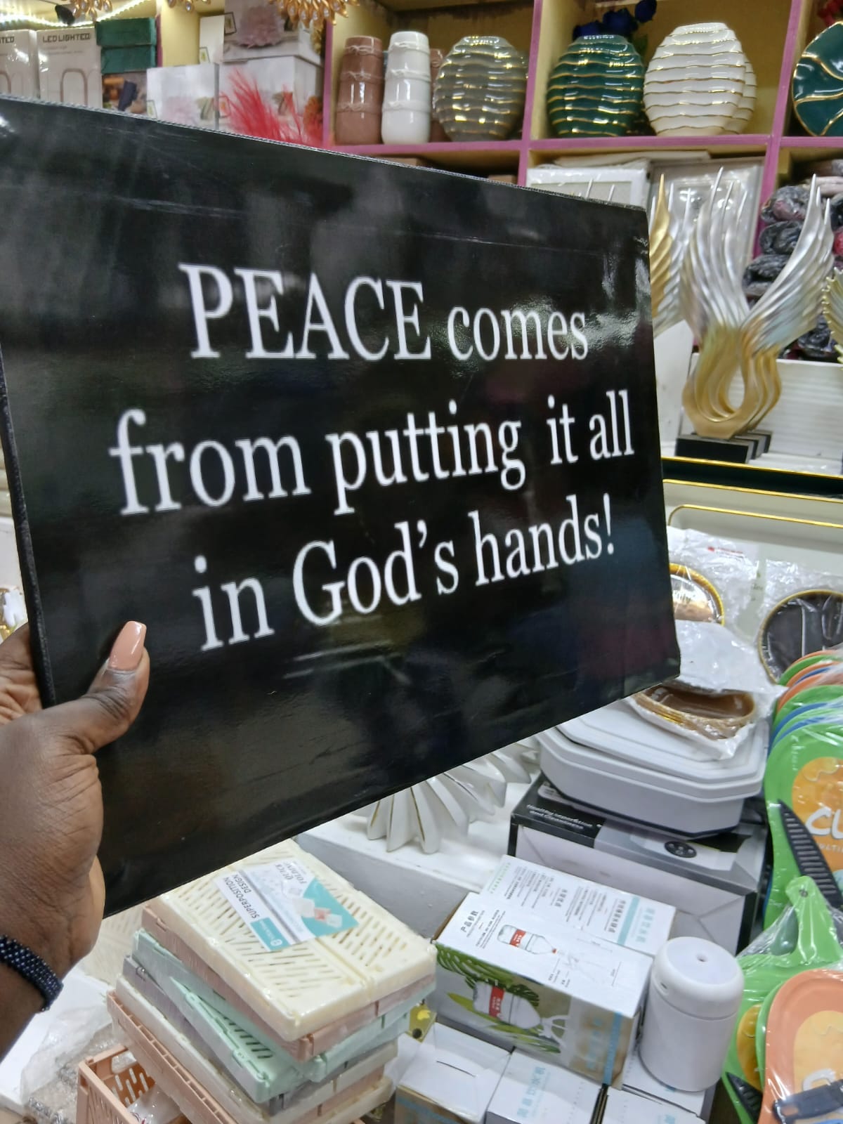 [ GRAB IT AT LOW PRICE+ ADDED OFFERS 🤩🤩✨ !!! ]  1Pc Brand New Stylish and Luxurious Fancy Portraits Exclusive and Enticing. Designed With Durability and Functionality