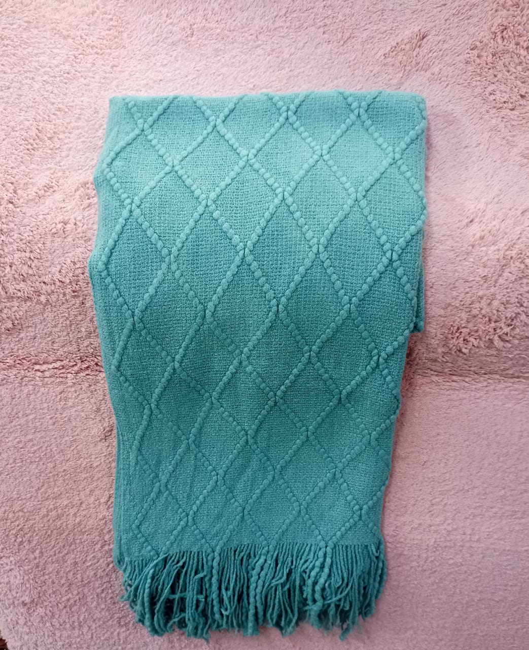 [ GRAB IT AT LOW PRICE+ ADDED OFFERS 🤩🤩✨ !!! ]  1Pc Size 130x 180 cm  Classy Brand New High Quality Stylish and Luxurious  Throw blanket  at Affordable Price