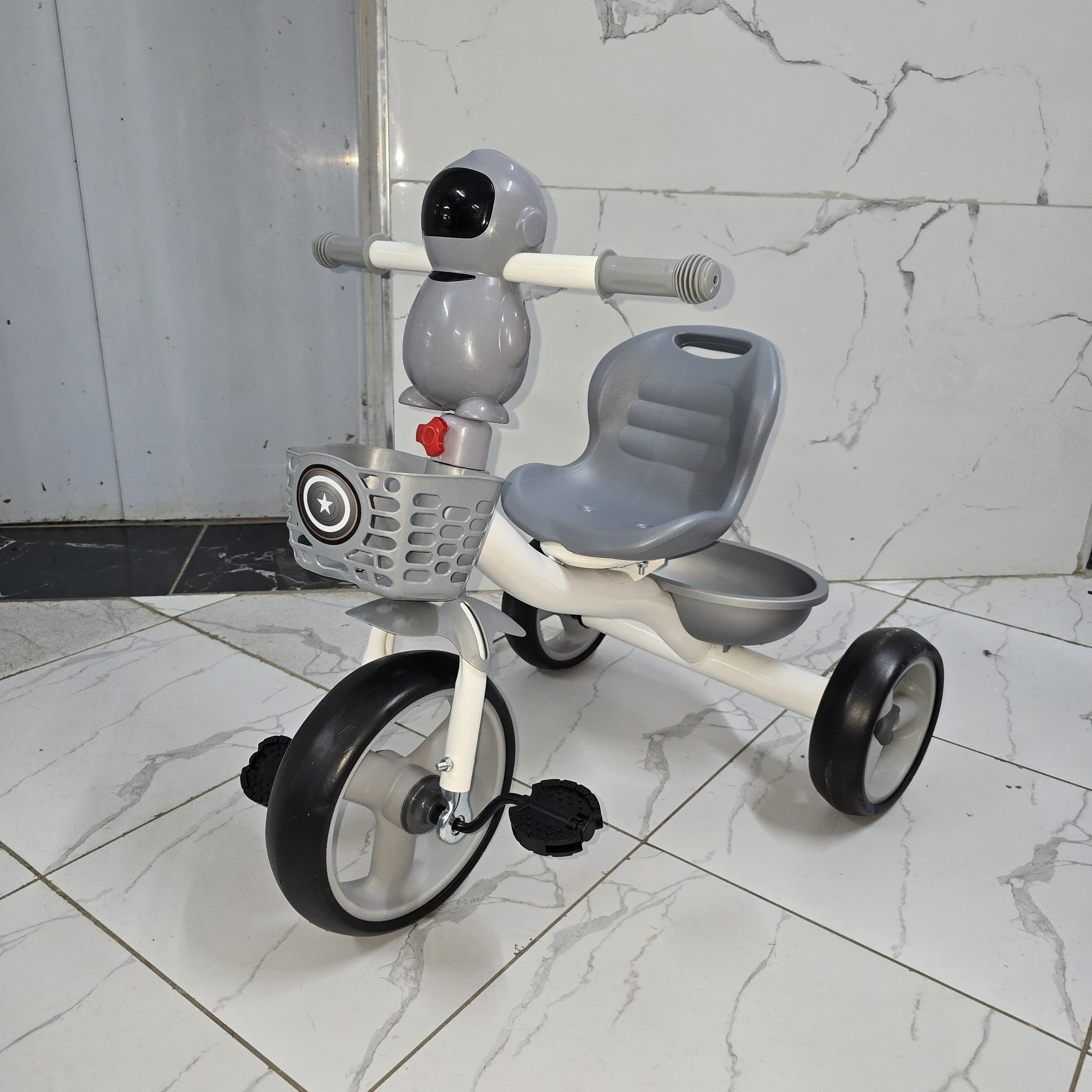 [ SHOP SMART AND SAVE BIG AT AN AMAZING OFFER PRICE 🤩🤩✨ !!!  1Pc Brand New High Quality Stylish Kids Tricyle with lights and melodies at Affordable Price ( 1 -4yrs)