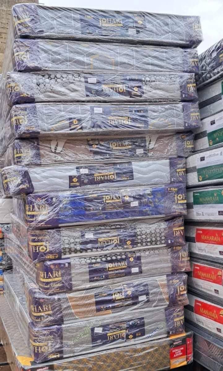 [ GRAB IT AT LOW PRICE+ ADDED OFFERS 🤩🤩✨ !!! ] Single Size [ 4 X 6 ft -8inches] Brand new Luxurious Exclusive  Medium density  Flat Mattress .Designed With Durability and Functionality✨
