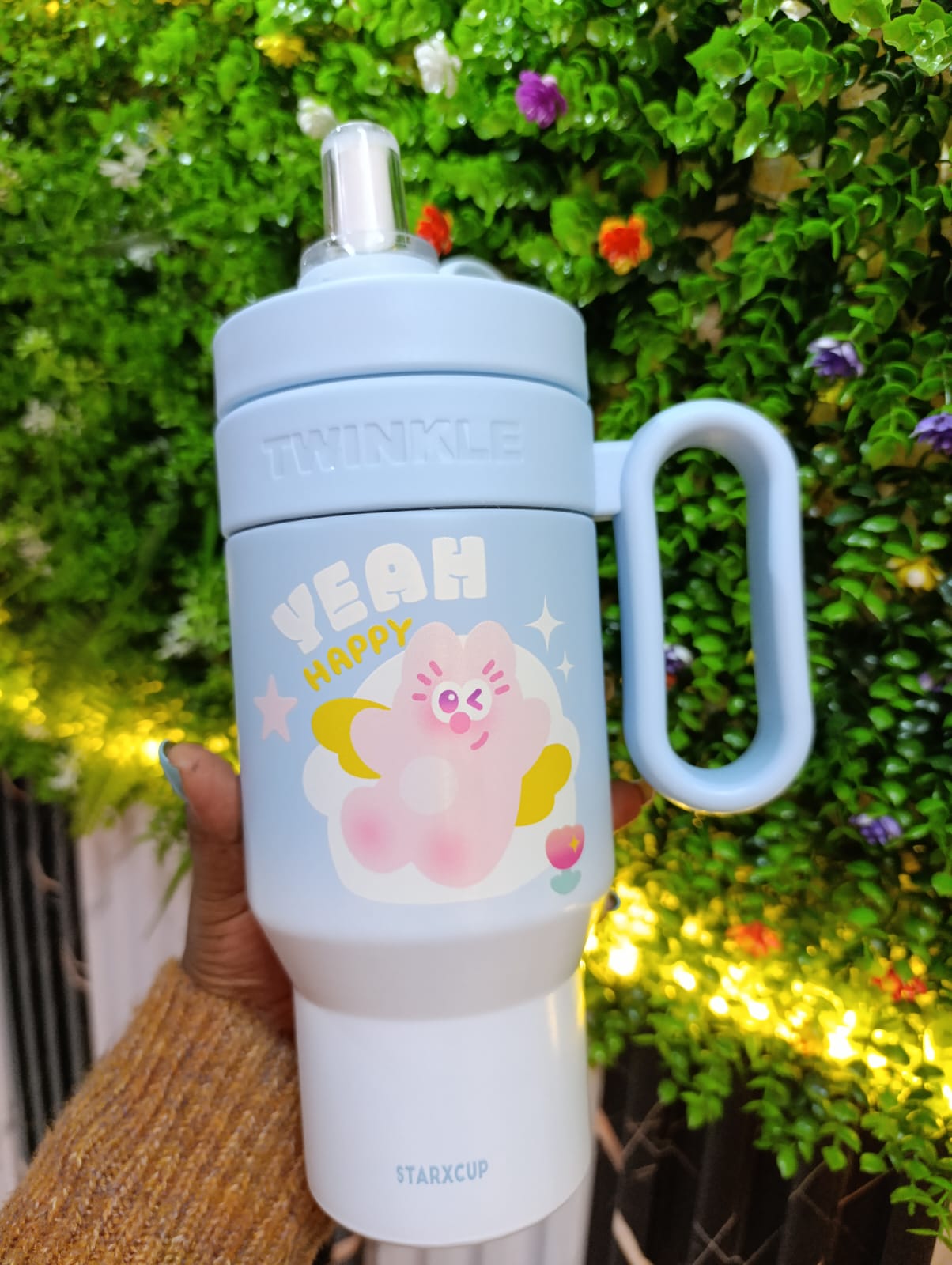 [ SHOP SMART AND SAVE BIG AT AN AMAZING OFFER PRICE 🤩🤩✨ !!! ]  1Pc Brand New Very Quality Durable 850 ml Stanley cup with a straw topper  at Best Price