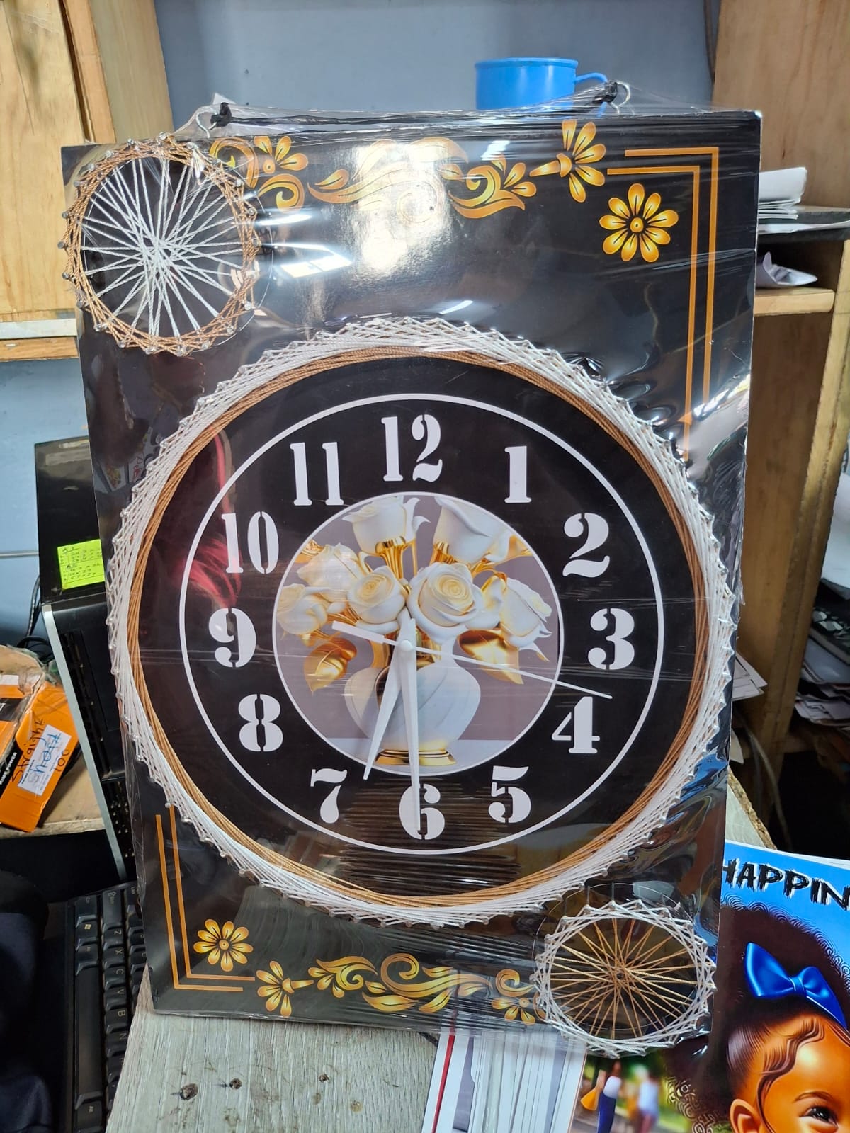 [ GRAB IT AT LOW PRICE+ ADDED OFFERS 🤩🤩✨ !!! ] 2 in 1 Brand New High Quality Stylish and Luxurious Wall clocks. At Affordable Price  ✔👌