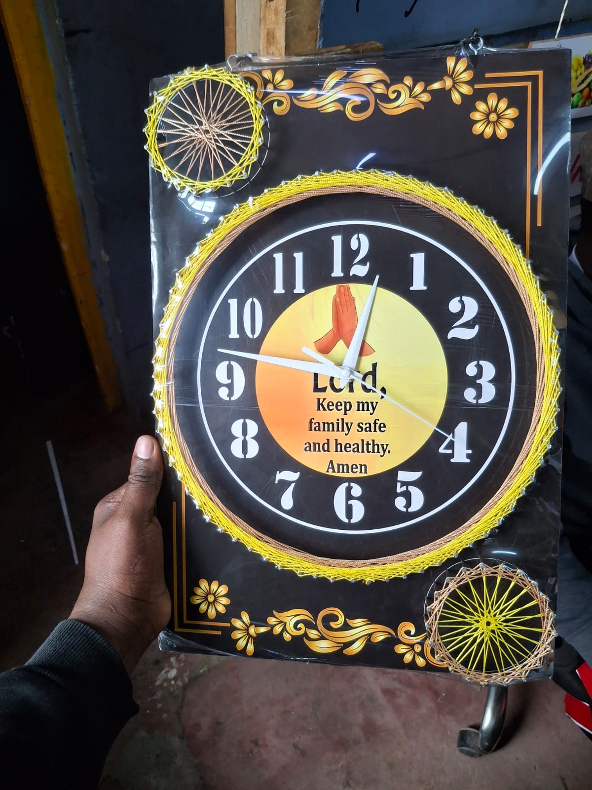 [ GRAB IT AT LOW PRICE+ ADDED OFFERS 🤩🤩✨ !!! ] 2 in 1 Brand New High Quality Stylish and Luxurious Wall clocks. At Affordable Price  ✔👌