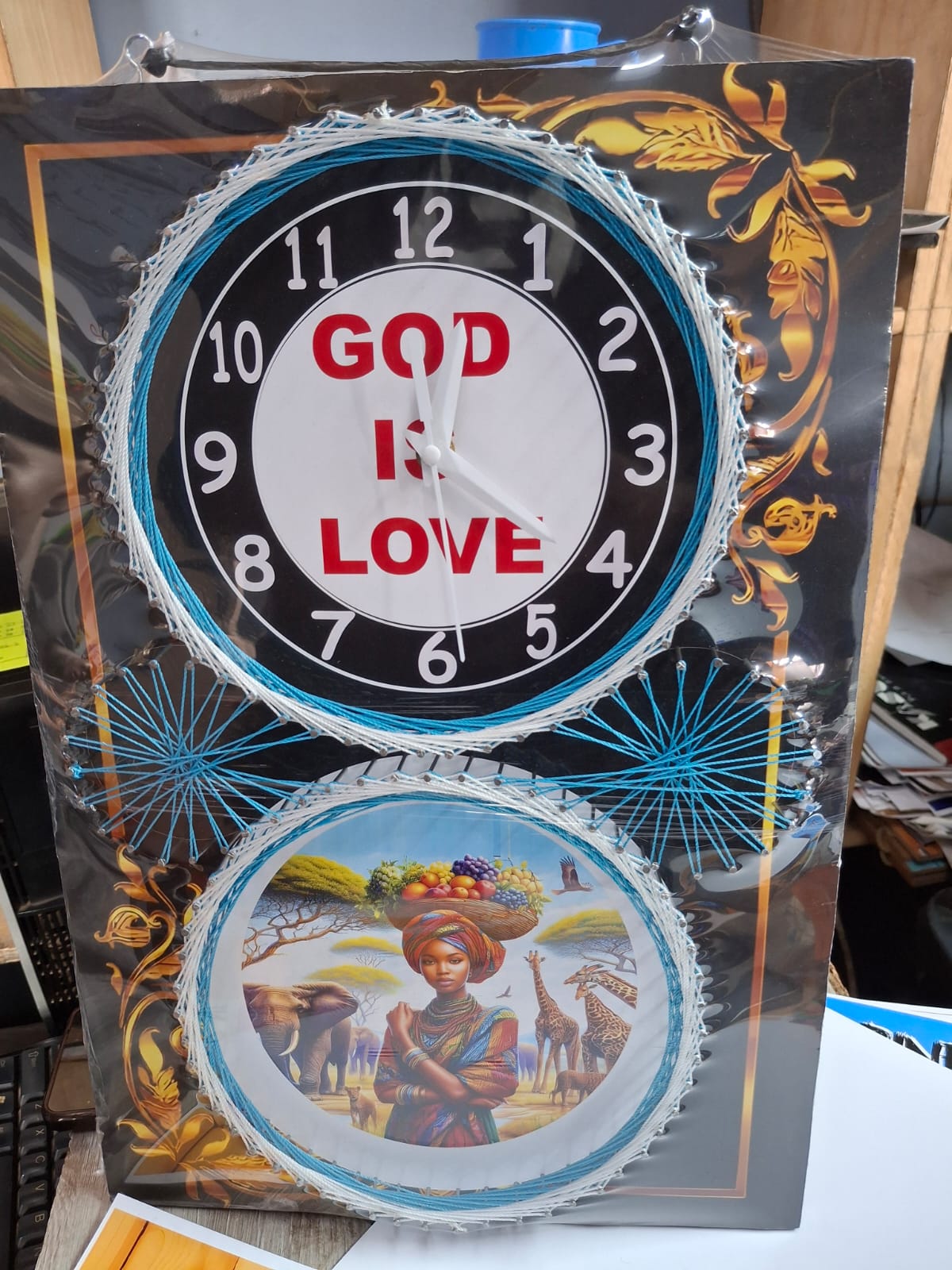 [ GRAB IT AT LOW PRICE+ ADDED OFFERS 🤩🤩✨ !!! ] 2 in 1 Brand New High Quality Stylish and Luxurious Wall clocks. At Affordable Price  ✔👌