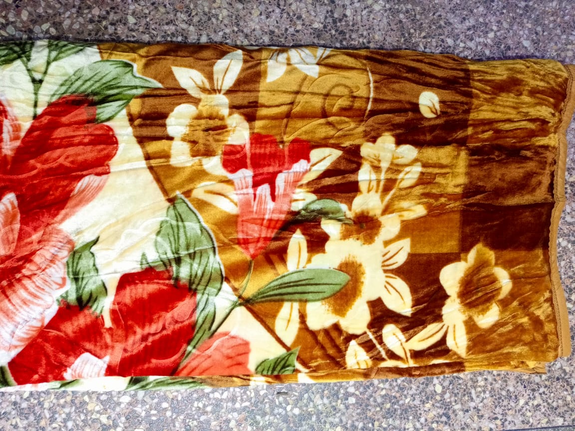 🤑🥑GRAB IT AT LOW PRICE+ ADDED OFFERS **🥑🌽 ] 1Pcs Size 5X6fts Classy Brand New High Quality Stylish and Luxurious Bed 🔅 Blankets ...At Affordable Price