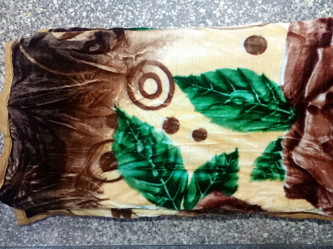 🤑🥑GRAB IT AT LOW PRICE+ ADDED OFFERS **🥑🌽 ] 1Pcs Size 5X6fts Classy Brand New High Quality Stylish and Luxurious Bed 🔅 Blankets ...At Affordable Price