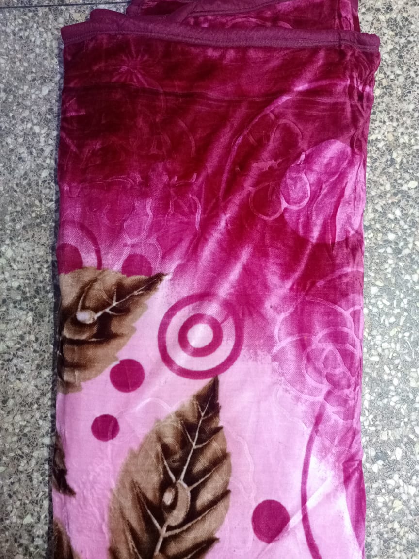 🤑🥑GRAB IT AT LOW PRICE+ ADDED OFFERS **🥑🌽 ] 1Pcs Size 5X6fts Classy Brand New High Quality Stylish and Luxurious Bed 🔅 Blankets ...At Affordable Price